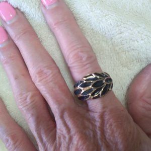 UNIQUE BLACK LEAF RING